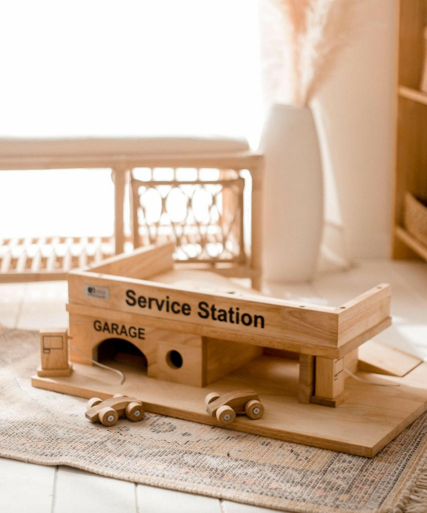 Q Toys | Wooden Service Station