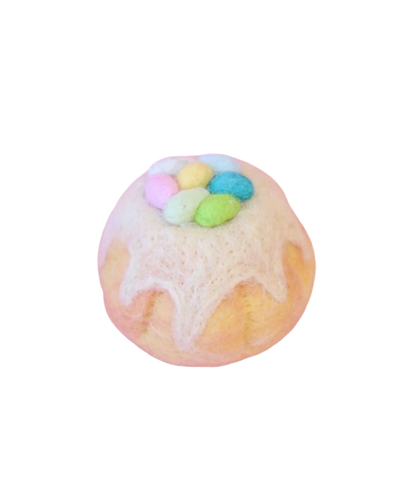 Juni Moon | Easter Sponge Cakes